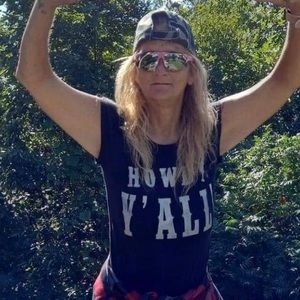 Meet your Posher, Julie